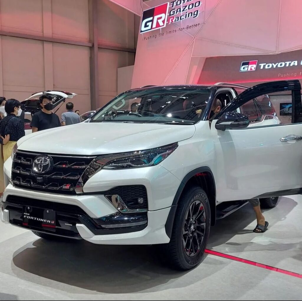 Toyota Fortuner 2.7 GR Sport AT 2024